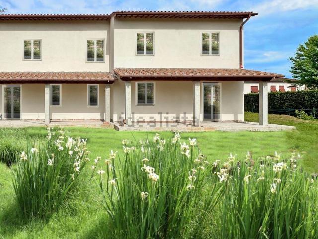 Villetta a schiera in vendita di 106 m² in Via Stradone di Camigliano
