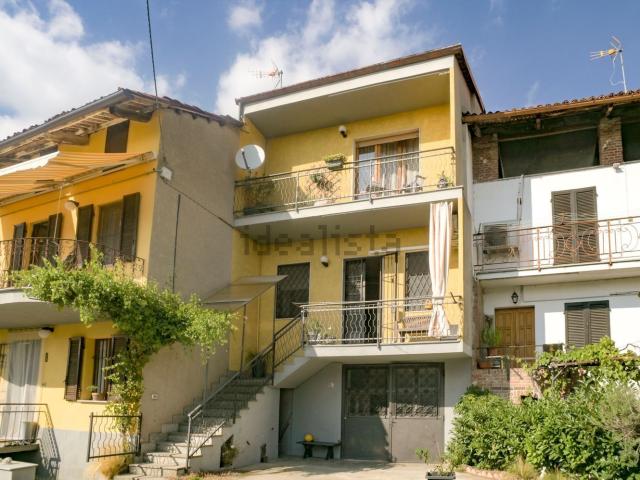 Villetta a schiera in vendita di 106 m² in Via Vittorio Alfieri, 8