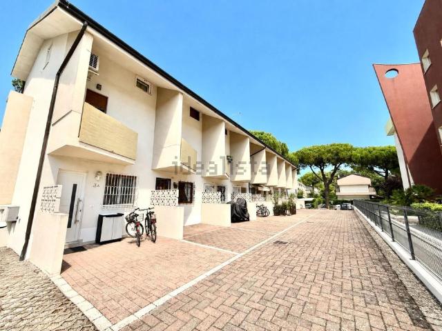Villetta a schiera in vendita di 106 m² in Viale dei Fiori, 25