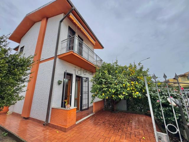 Villetta a schiera in vendita di 107 m² in Via Giuseppe Ungaretti