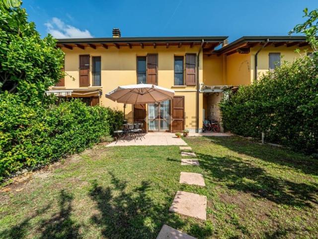 Villetta a schiera in vendita di 107 m² in Via Massimo Samoggia