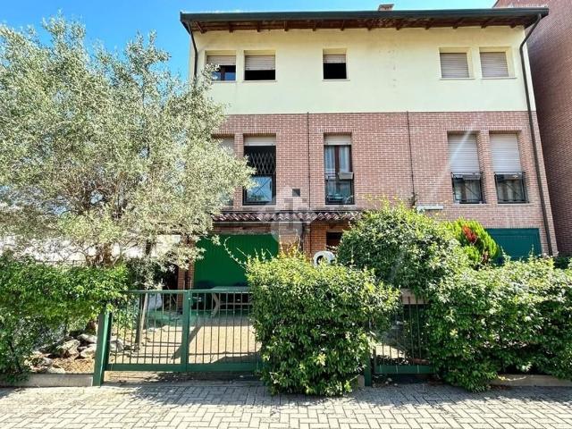 Villetta a schiera in vendita di 107 m² in Viale G. Zaganelli, 19