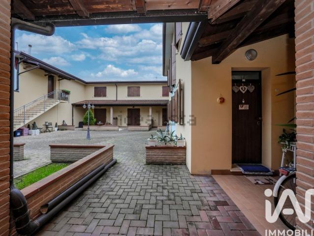 Villetta a schiera in vendita di 108 m² in Viale G. Brodolini, 14