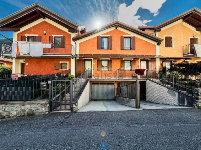 Villetta a schiera in vendita di 109 m² in Via Comasco, 46