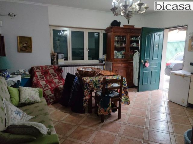 Villetta a schiera in vendita di 1102 m² in Strada dei Cacciatori