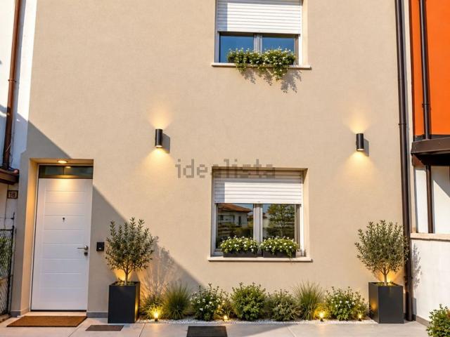 Villetta a schiera in vendita di 110 m² in Via C. Battisti