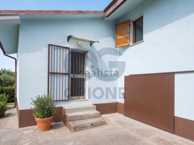 Villetta a schiera in vendita di 110 m² in Via Castello, 12