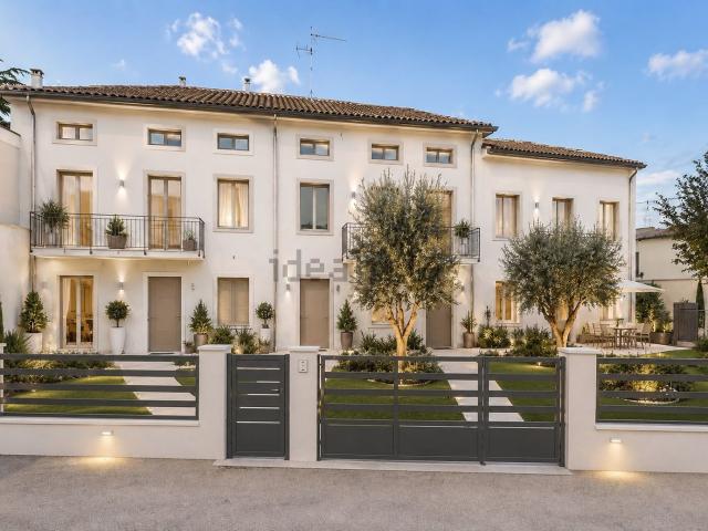Villetta a schiera in vendita di 110 m² in Via Giuseppe Garibaldi, 52