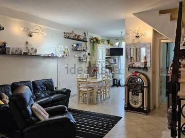 Villetta a schiera in vendita di 110 m² in Via Dante Alighieri