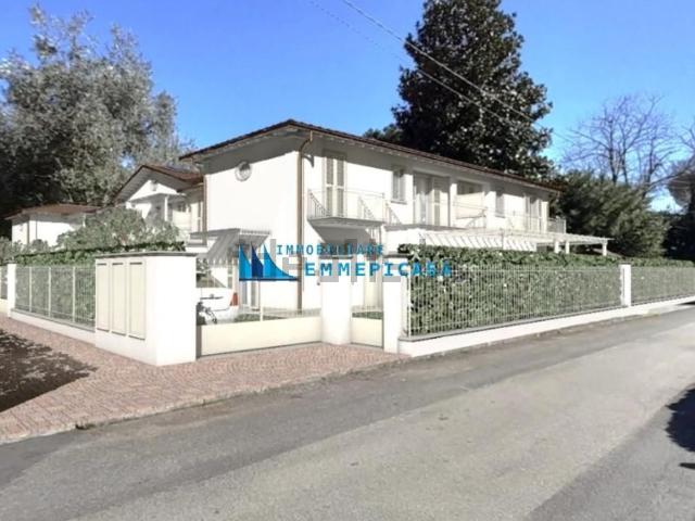 Villetta a schiera in vendita di 110 m² in Via Dante Alighieri