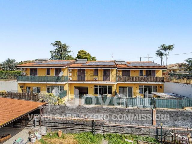 Villetta a schiera in vendita di 110 m² in Via dei Girasoli, 6