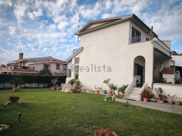 Villetta a schiera in vendita di 110 m² in Via dello Scorpione, 22