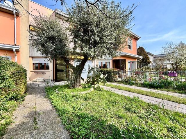 Villetta a schiera in vendita di 110 m² in Via IV Novembre