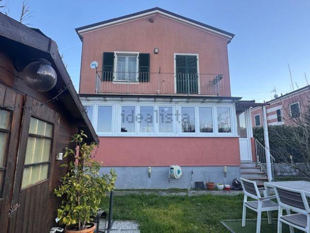 Villetta a schiera in vendita di 110 m² in Via Provinciale Piana, 21