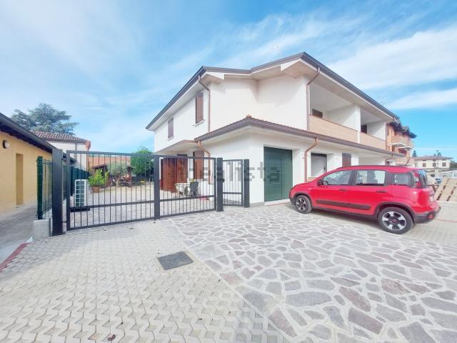 Villetta a schiera in vendita di 110 m² in Circonvallazione Ovest