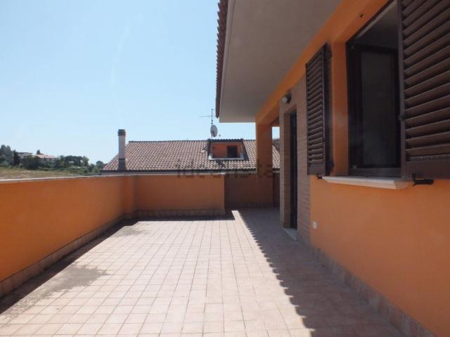 Villetta a schiera in vendita di 110 m² in Contrada Colle Sant&apos Antonio