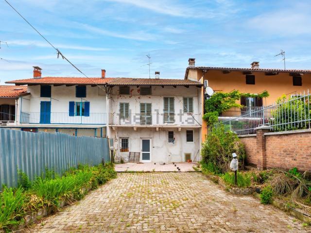 Villetta a schiera in vendita di 110 m² in Corso Industria, 80
