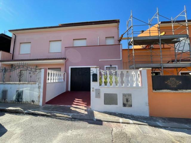 Villetta a schiera in vendita di 111 m² in Via Giacomo Matteotti