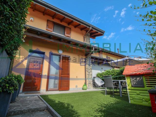 Villetta a schiera in vendita di 111 m² in Via Dante Alighieri