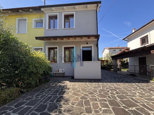 Villetta a schiera in vendita di 111 m² in Via Nona, 65