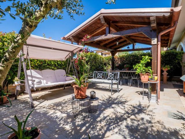 Villetta a schiera in vendita di 114 m² in Via G.B. Caracciolo, 7