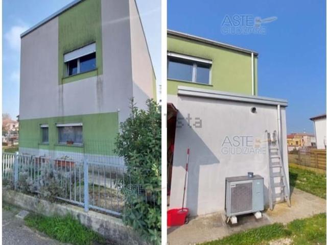 Villetta a schiera in vendita di 115 m² in Via delle Valli, 290