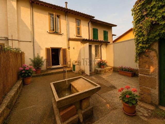 Villetta a schiera in vendita di 115 m² in Via Flaminia Sud, 44