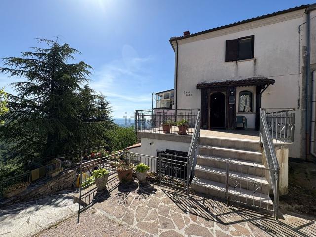 Villetta a schiera in vendita di 115 m² in Via Roma, 24