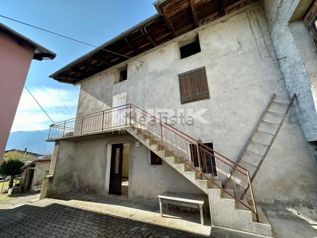 Villetta a schiera in vendita di 115 m² in Via Taviela