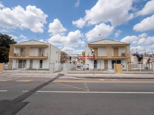 Villetta a schiera in vendita di 115 m² in Via Treportina