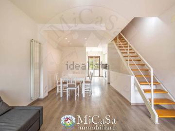 Villetta a schiera in vendita di 115 m² in Viale del Tirreno, 82
