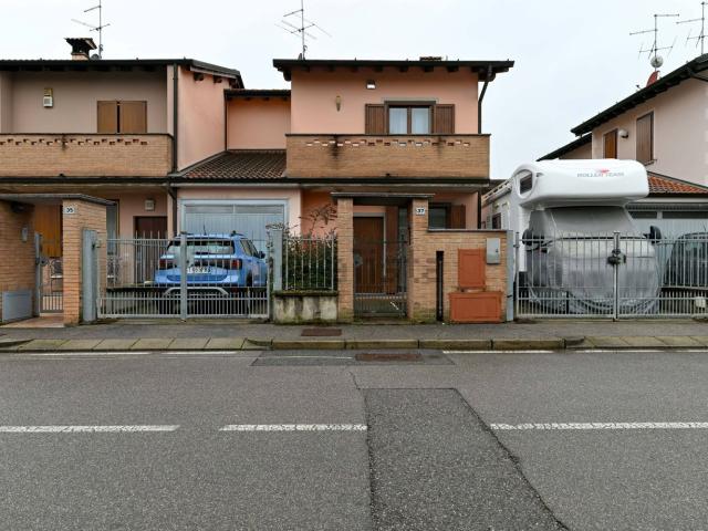 Villetta a schiera in vendita di 118 m² in Via Generale Carlo Alberto Dalla Chiesa, 37