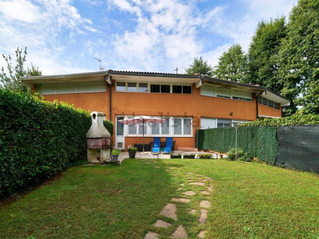 Villetta a schiera in vendita di 118 m² in Via Fratelli Kennedy, 122