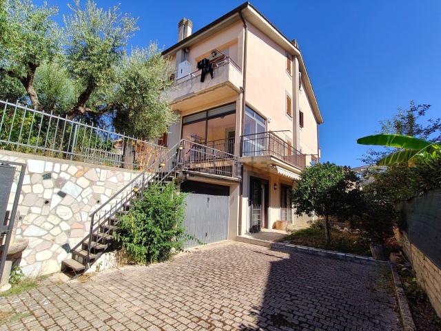 Villetta a schiera in vendita di 119 m² in Via dei Partigiani