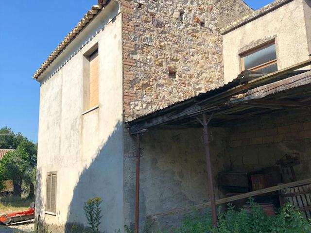 Villetta a schiera in vendita di 1200 m² in Via Lascianna, 9