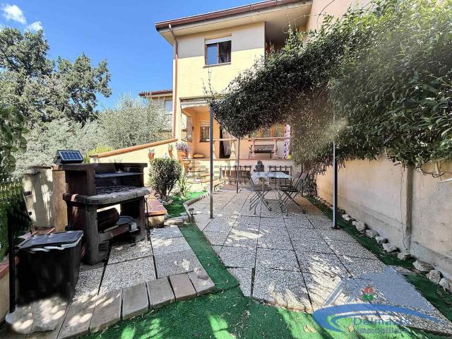 Villetta a schiera in vendita di 120 m² in Strada della Val di Serra, 39
