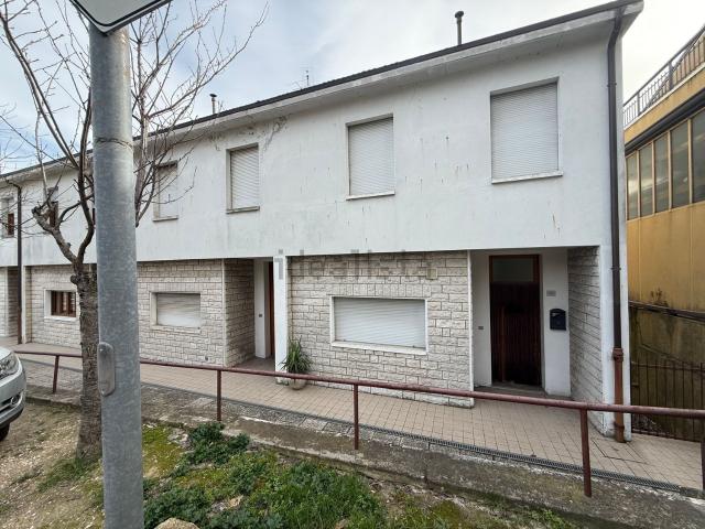 Villetta a schiera in vendita di 120 m² in Via 8 Maggio, 253