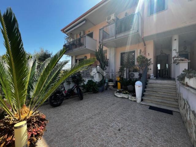 Villetta a schiera in vendita di 120 m² in Via Capitaneria di Porto, 7