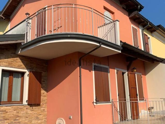 Villetta a schiera in vendita di 120 m² in Via Cremona, 64