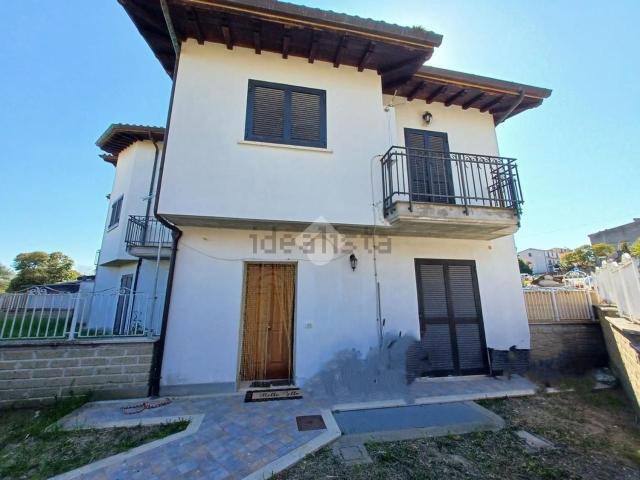 Villetta a schiera in vendita di 105 m² in Via Giovanni Ferrauti