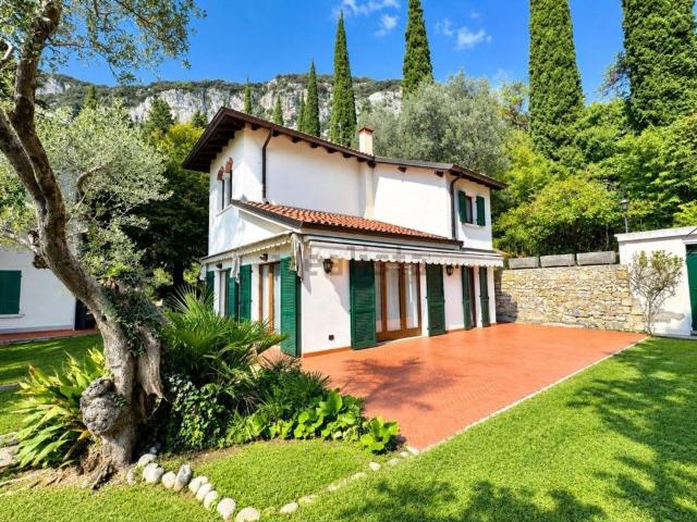 Villetta a schiera in vendita di 120 m² in Via Guglielmo Marconi, 27