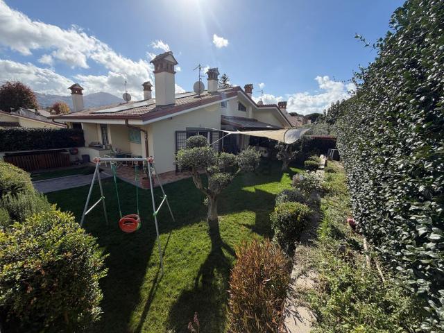 Villetta a schiera in vendita di 120 m² in Via del Pratone, 25