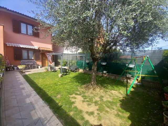 Villetta a schiera in vendita di 120 m² in Via della Bora, 1