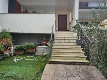 Villetta a schiera in vendita di 120 m² in Via Francesco Giuseppe Bressani