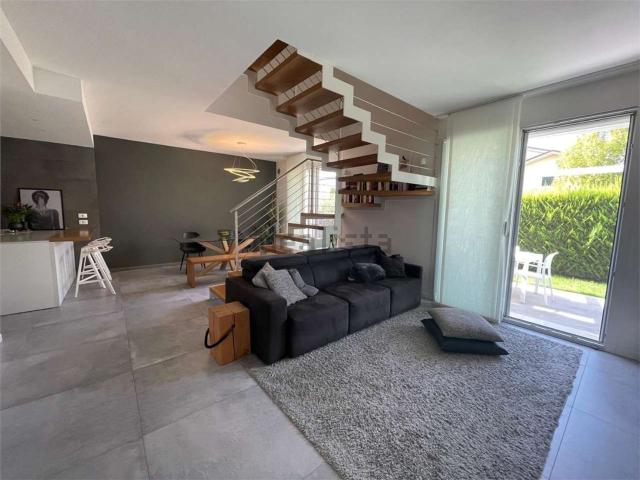 Villetta a schiera in vendita di 120 m² in Via Ipazia