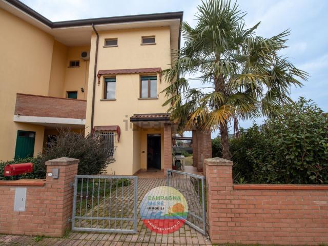 Villetta a schiera in vendita di 120 m² in Via IV Novembre, 56