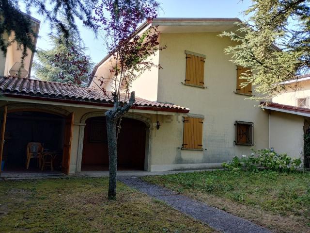 Villetta a schiera in vendita di 120 m² in Via Monte Cusna