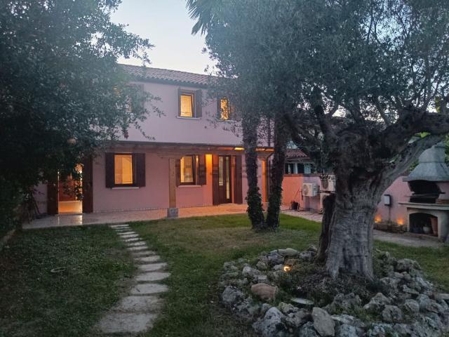 Villetta a schiera in vendita di 120 m² in Via Porto Menai, 10