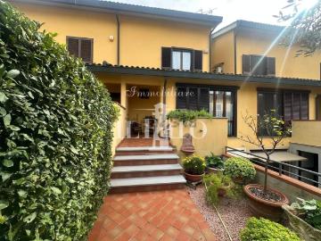 Villetta a schiera in vendita di 120 m² in Via Torricella, 50013