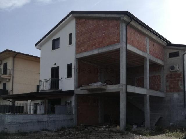Villetta a schiera in vendita di 120 m² in Via Terrate